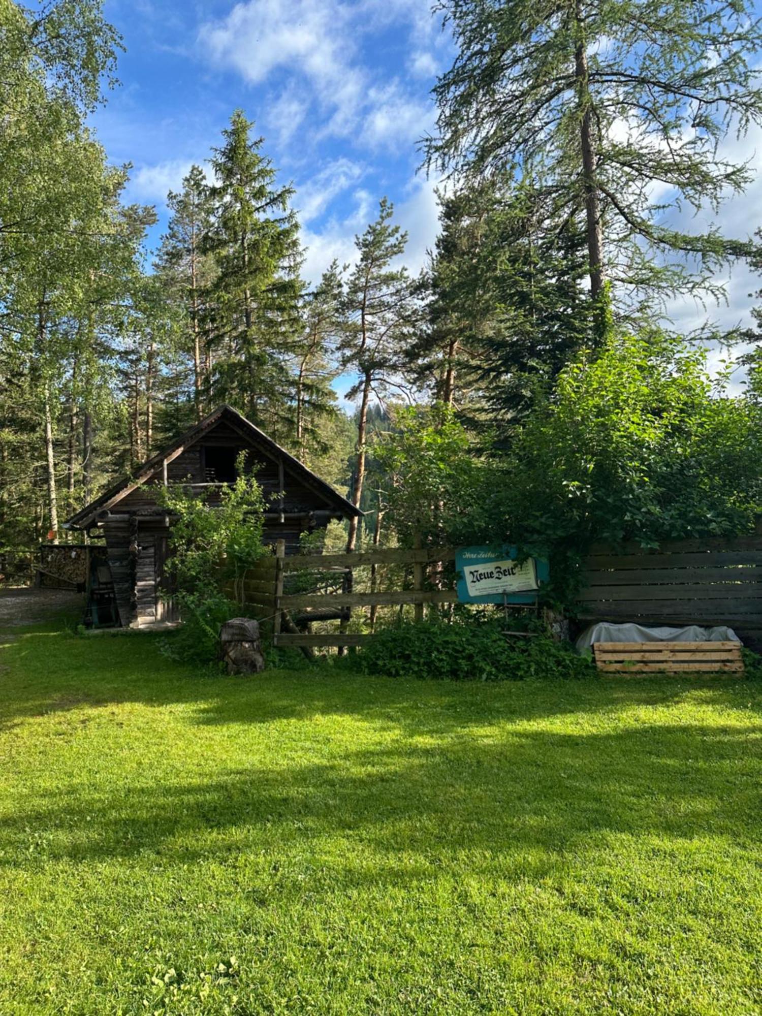 Ferienhaus Im Wald Edelschrott Luaran gambar